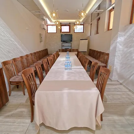 комплекс ани мар яз клокотница Hotell Chaskovo