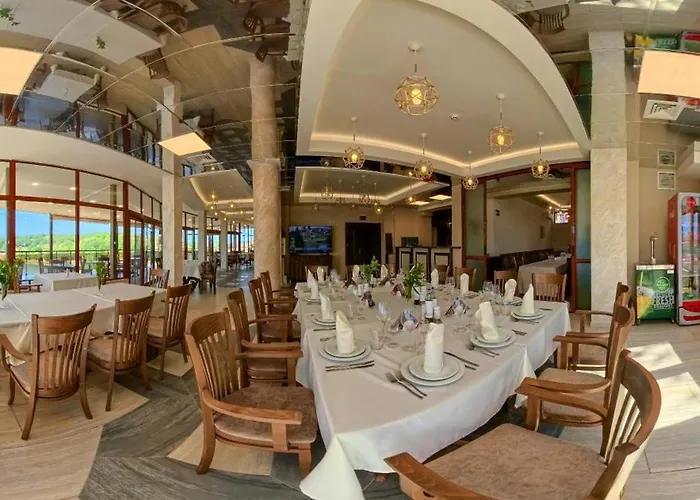 Hotell комплекс ани мар яз клокотница